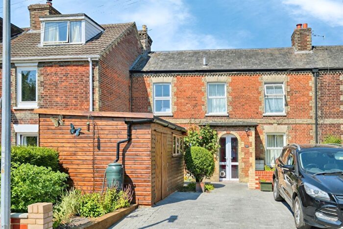 3 Bedroom Terraced House For Sale In Longland, Salisbury, SP2
