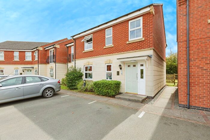 2 Bedroom Flat For Sale In Loughland Close, Blaby, Leicester, LE8