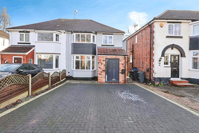 3 Bedroom Semi Detached House For Sale In Moorpark Road, Birmingham, West Midlands, B31
