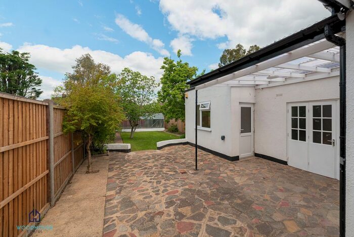 4 Bedroom Semi-Detached House To Rent In Kenver Avenue, London, N12