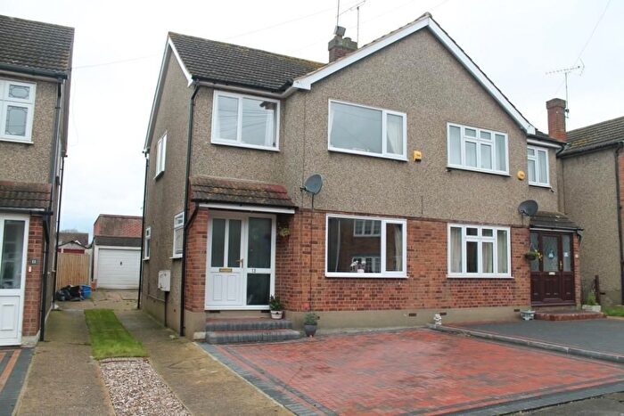3 Bedroom Semi-Detached House To Rent In Tyrone Road, Billericay, CM11