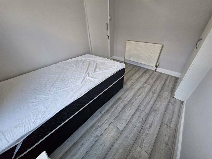 5 Bedroom Terraced House For Sale In Norwood Road, Reading, RG1