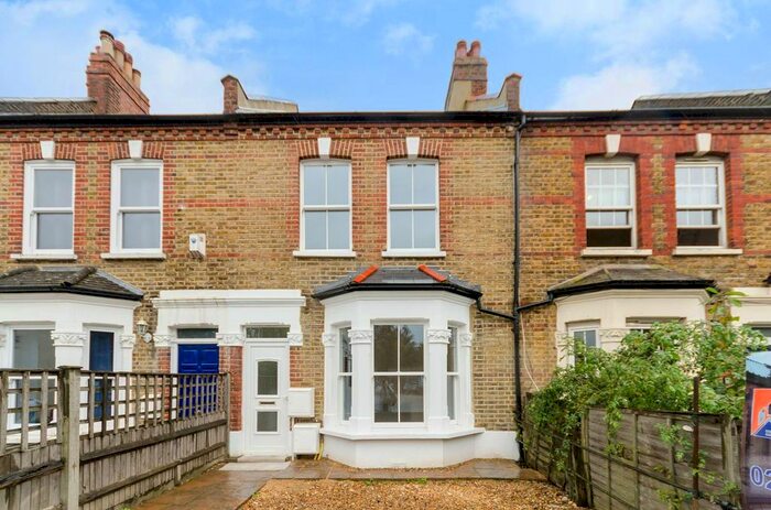 1 Bedroom Flat To Rent In Maple Road, Penge, London, SE20