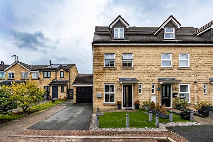 3 Bedroom Property For Sale In Meldon Way, Bradford, BD6