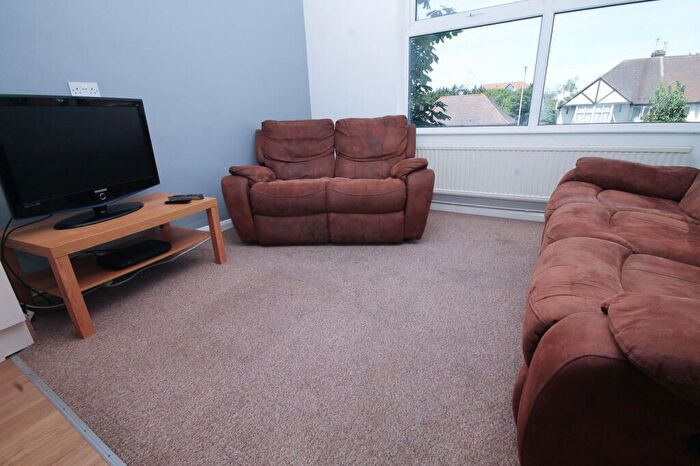 4 Bedroom Maisonette To Rent In Calcraft Mews, Canterbury, CT1