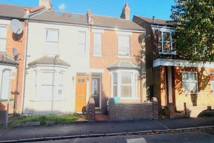 2 Bedroom Property To Rent In Harwoods Road, Watford, WD18