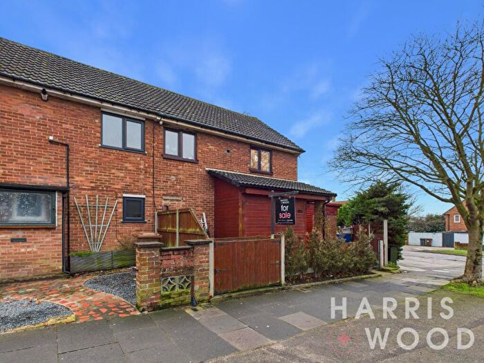 3 Bedroom Semi Detached House For Sale In Hawthorn Drive, Ipswich, Suffolk, IP2