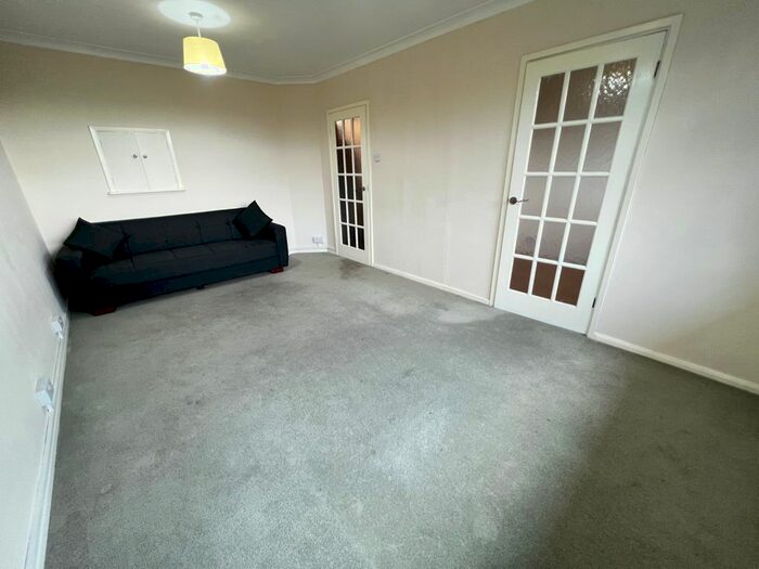 1 Bedroom Flat To Rent In Malcolm Court, Lower Vauxhall, Wolverhampton, WV1