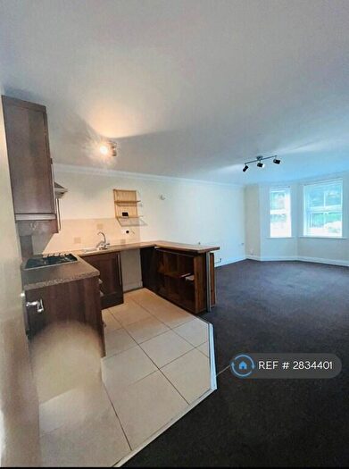 2 Bedroom Flat To Rent In Richmond Park Road, Bournemouth, BH8