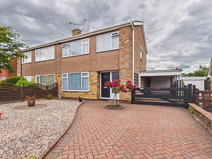3 Bedroom Semi-Detached House For Sale In Cambridge Avenue, Scunthorpe, DN16