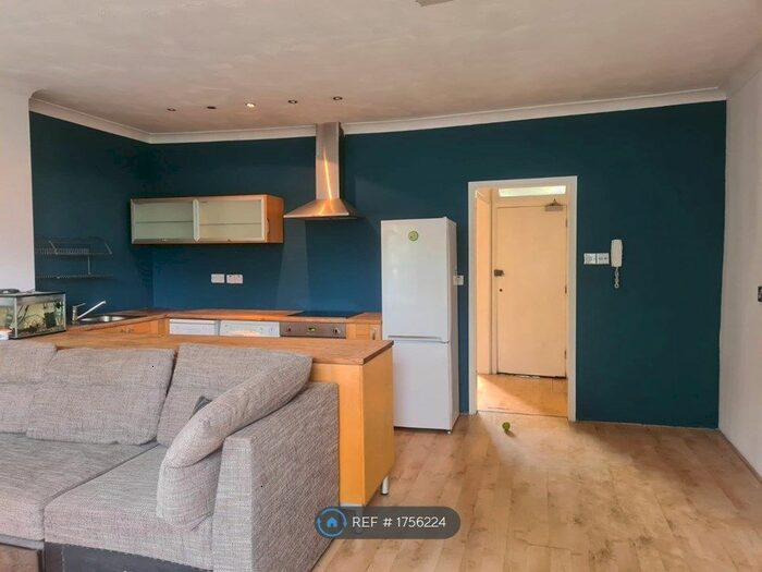 1 Bedroom Flat To Rent In St. Michael's Terrace, London, N22