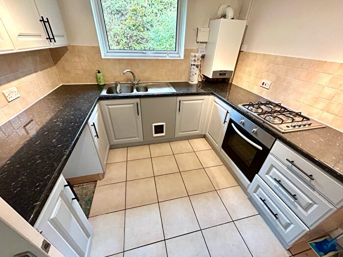 2 Bedroom Flat To Rent In Slepe Cresent, Poole, BH12