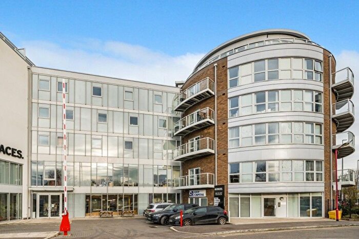 1 Bedroom Flat To Rent In Station Approach, Guildford, GU1