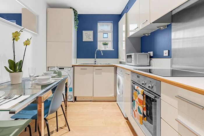 2 Bedroom Flat To Rent In Uxbridge Road, London, W5