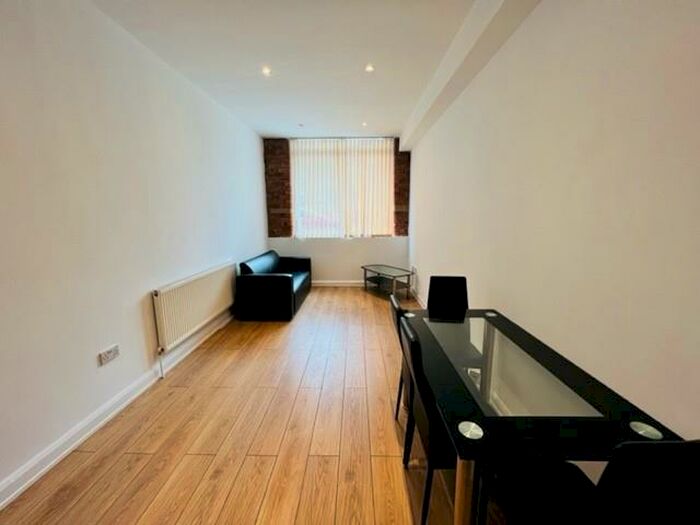2 Bedroom Flat To Rent In Canal Road, Bradford, BD1