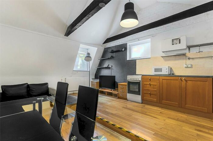2 Bedroom Apartment To Rent In Hatton Wall, Clerkenwell, London, EC1N