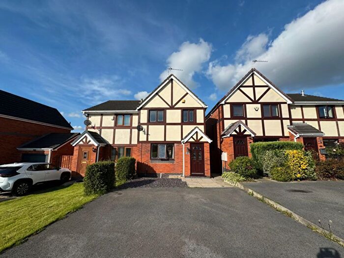 3 Bedroom Semi-Detached House To Rent In Lakeland Gardens, Chorley, PR7