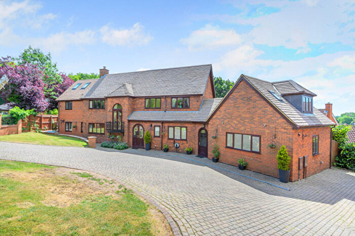 6 Bedroom Detached House For Sale In Reedhill West Hunsbury, Northampton, NN4