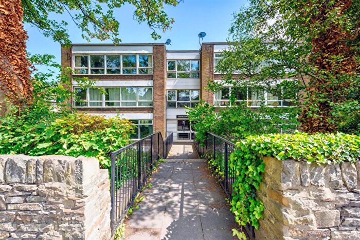 2 Bedroom Apartment For Sale In Clarkehouse Road, Broomhill, Sheffield, S10