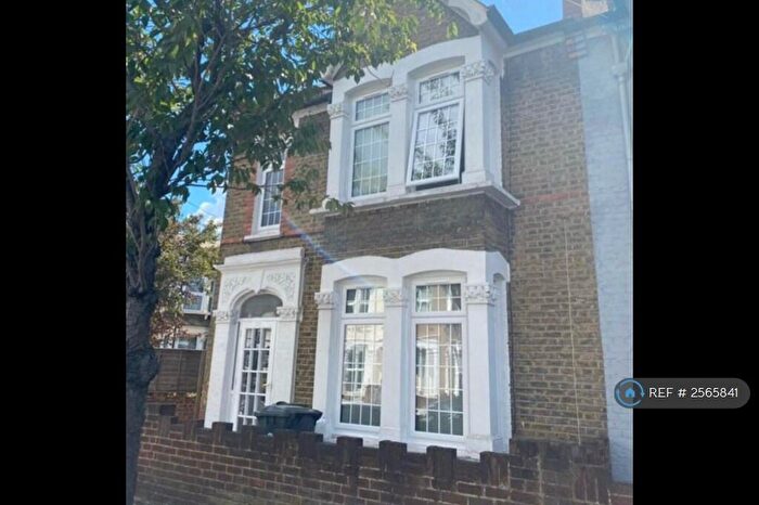 5 Bedroom End Of Terrace House To Rent In St. Mary's Road, London, E10