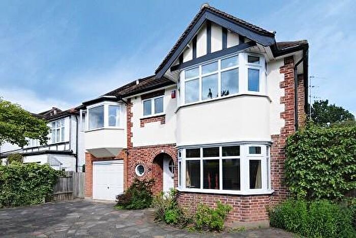 4 Bedroom Detached House To Rent In Stanmore, Harrow, HA7