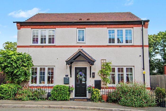 3 Bedroom Detached House For Sale In St. Helens Lane, Swadlincote, DE12
