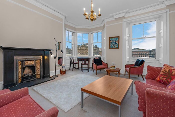 2 Bedroom Flat To Rent In Jeffrey Street, Old Town, Edinburgh, EH1