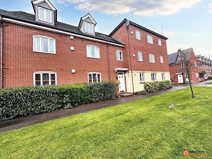 2 Bedroom Flat For Sale In The Pollards, Bourne, PE10