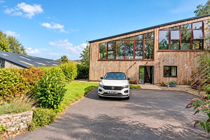 3 Bedroom Semi-Detached House To Rent In Higher Trewrong, Par, PL24