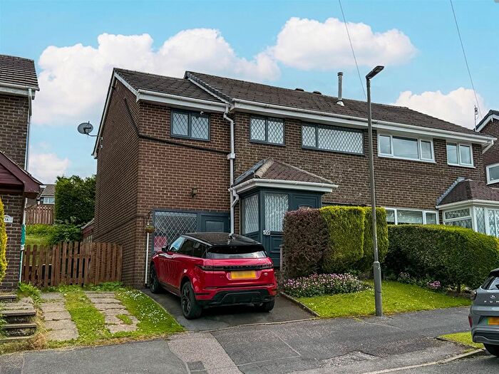 4 Bedroom Semi-Detached House For Sale In Berwick Road, Buxton, Derbyshire, SK17