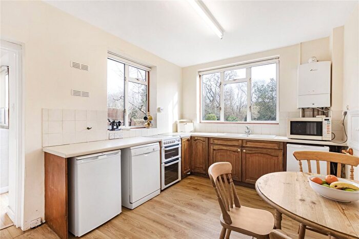 4 Bedroom Detached House For Sale In Sutherland Avenue, Petts Wood, Orpington, Kent, BR5