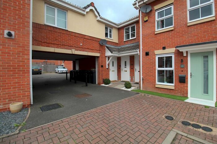 2 Bedroom Flat To Rent In School Close, Kingshurst, Birmingham, B34