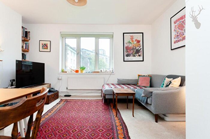 2 Bedroom Apartment For Sale In Roman Road, O'brien House, E2