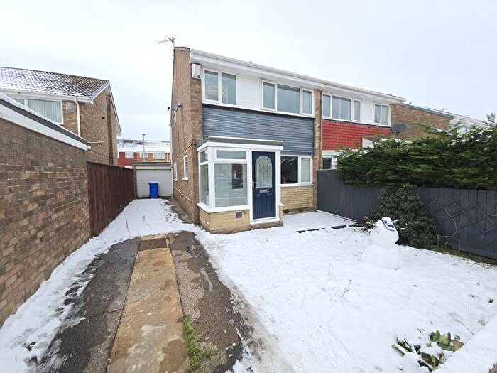 3 Bedroom Semi Detached House For Sale In Osprey Drive, South Beach, Blyth, NE24