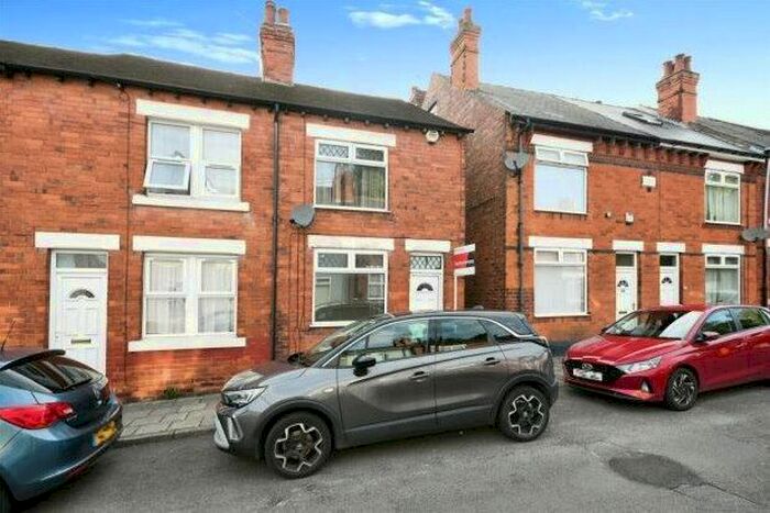 2 Bedroom End Of Terrace House To Rent In Douglas Road, Sutton-In-Ashfield, NG17