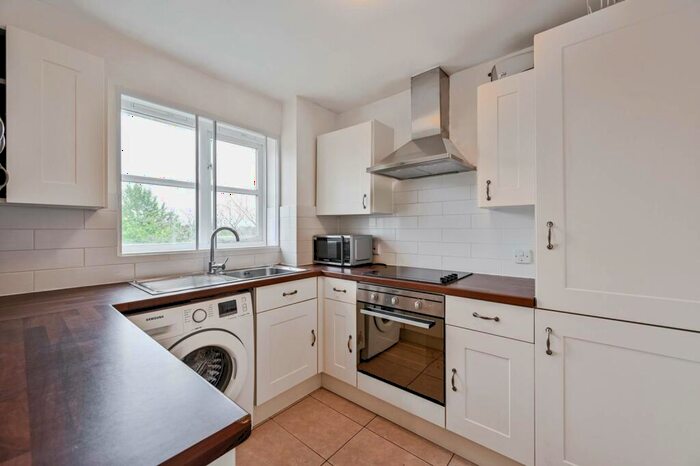 2 Bedroom Flat To Rent In Thyme Close, Kidbrooke, London, SE3