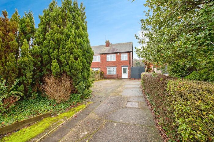 3 Bedroom Semi-Detached House For Sale In Southwell Road West, Mansfield, NG18