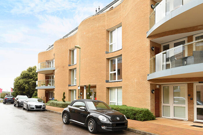 2 Bedroom Flat To Rent In Almansa Way, Lymington, SO41