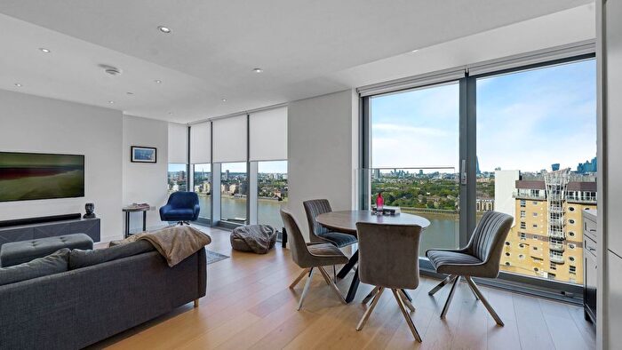 2 Bedroom Flat For Sale In London, London, E14