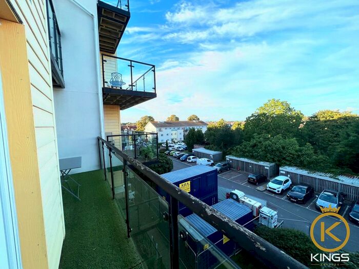 2 Bedroom Flat To Rent In Gisors Road, Southsea, PO4