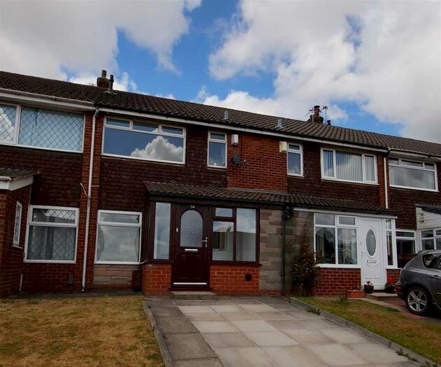 3 Bedroom Town House To Rent In Thirlmere Avenue, Horwich, Bolton, BL6