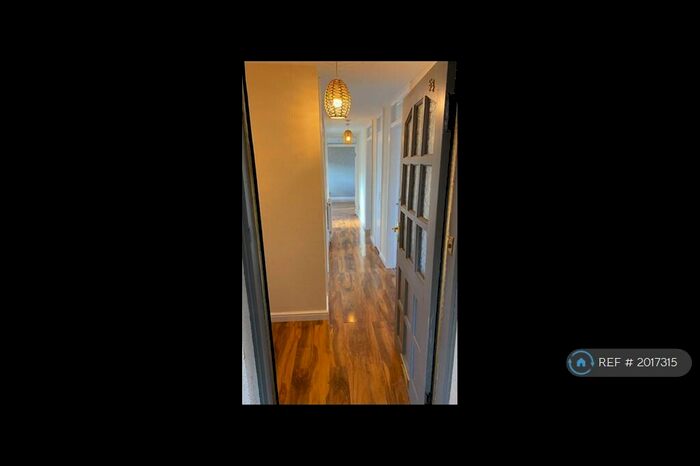 2 Bedroom Flat To Rent In St Leonards, East Kilbride, Glasgow, G74