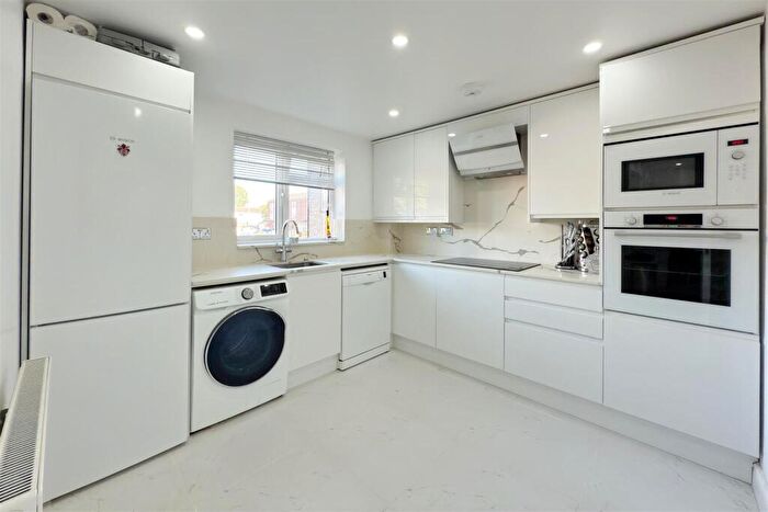 1 Bedroom Flat To Rent In Aldwych Close, Hornchurch, RM12