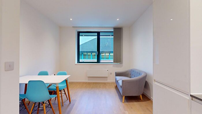 1 Bedroom Flat To Rent In Riverbank Way, Brentford, TW8