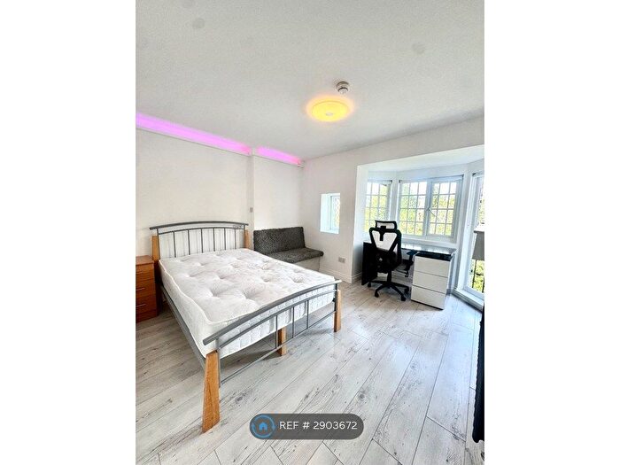 Studio To Rent In Pearson Park, Hull, HU5