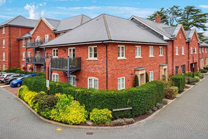 2 Bedroom Property For Sale In Portland Crescent, Marlow, Buckinghamshire, SL7
