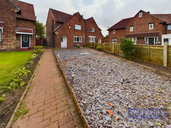 3 Bedroom Semi-Detached House For Sale In Ackers Lane, Carrington, Trafford, M31