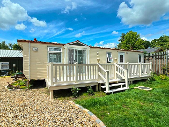 2 Bedroom Bungalow To Rent In Farnham Road, Liss, GU33