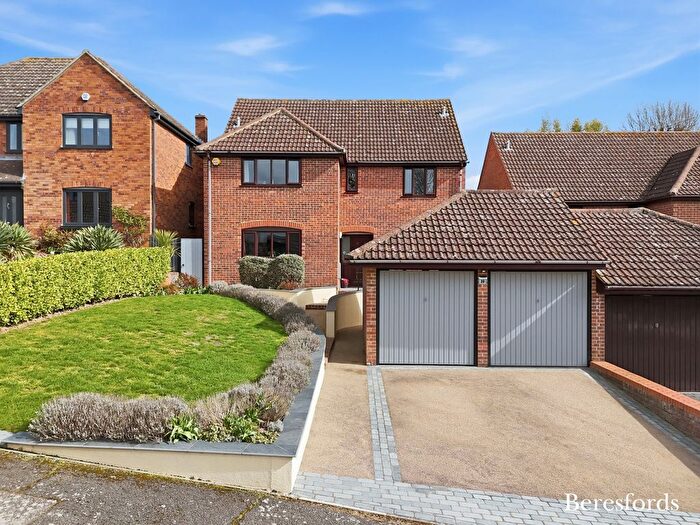 5 Bedroom Detached House For Sale In The Mount, Billericay, CM11