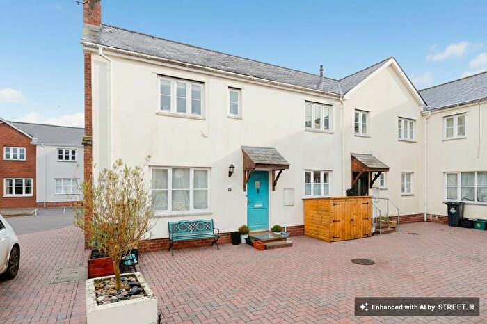 3 Bedroom End Terrace House For Sale In Glen Creedy Court, Crediton, EX17
